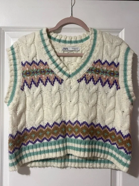 Zara V-Neck Cable Knit Vest - Picture 3 of 5